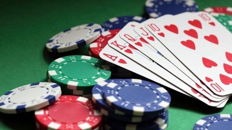 Chơi game bài Alo88 tăng tính tư duy